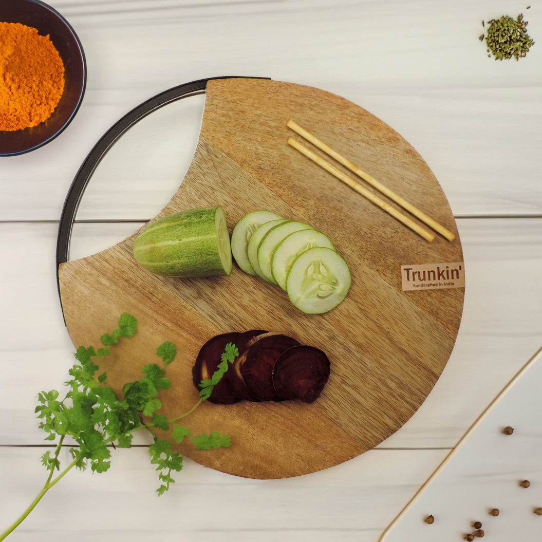 Wooden Round Chopping Board with Metal Handle