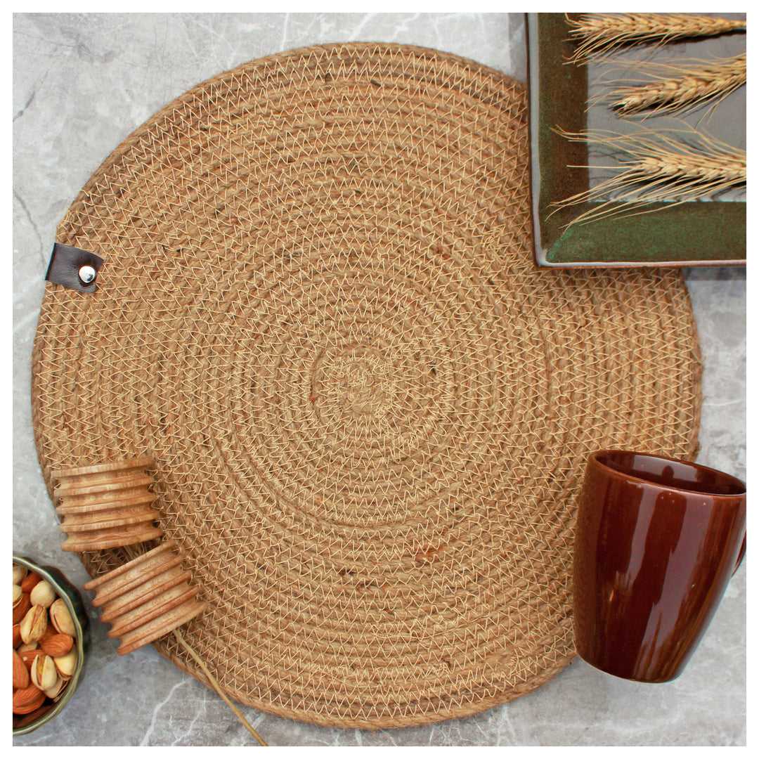 Trunkin' Natural Jute placemat set of 4 in basket