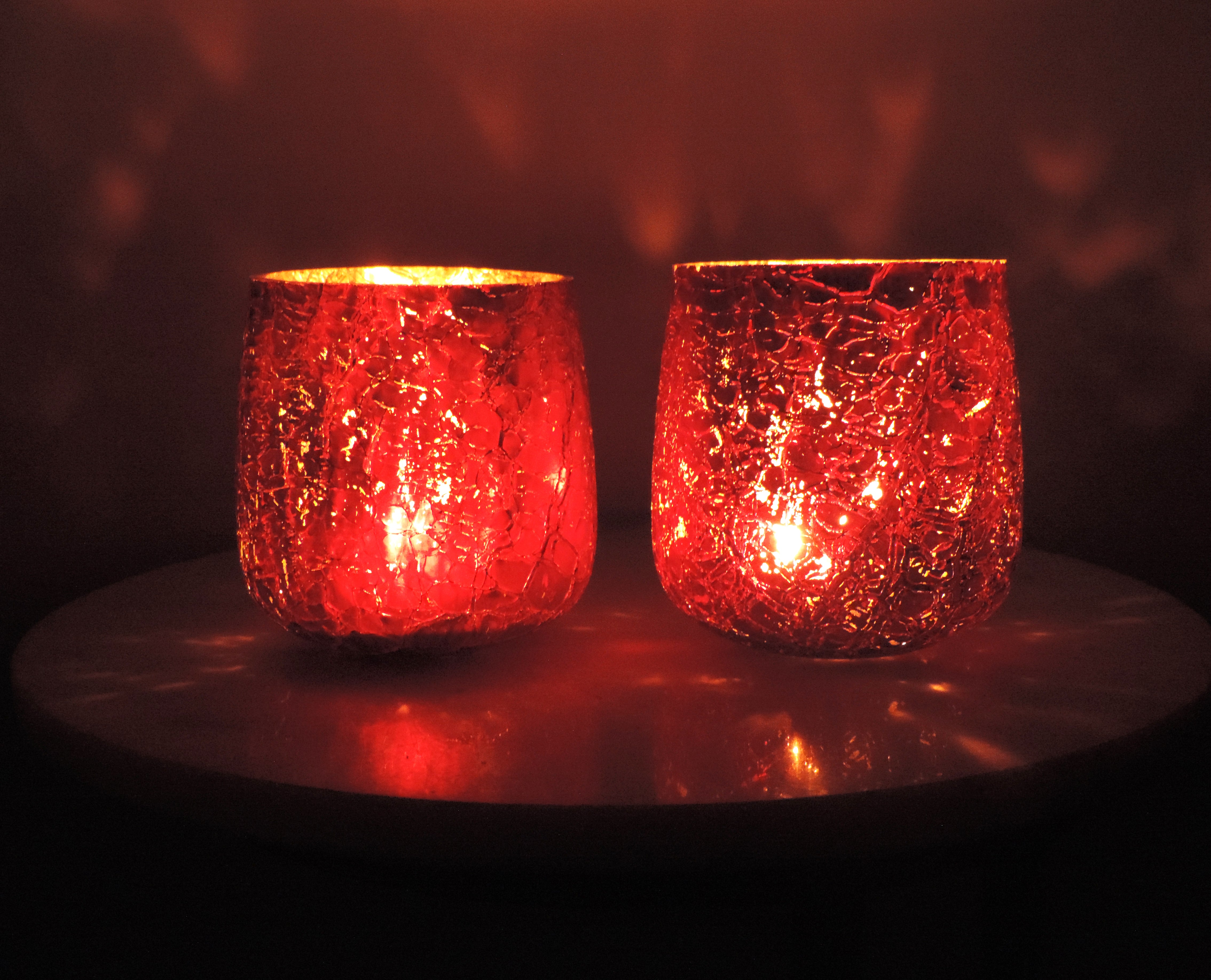 Ainaa Collection - Set of 2 Glass Votive with a Decorative tray -  Red