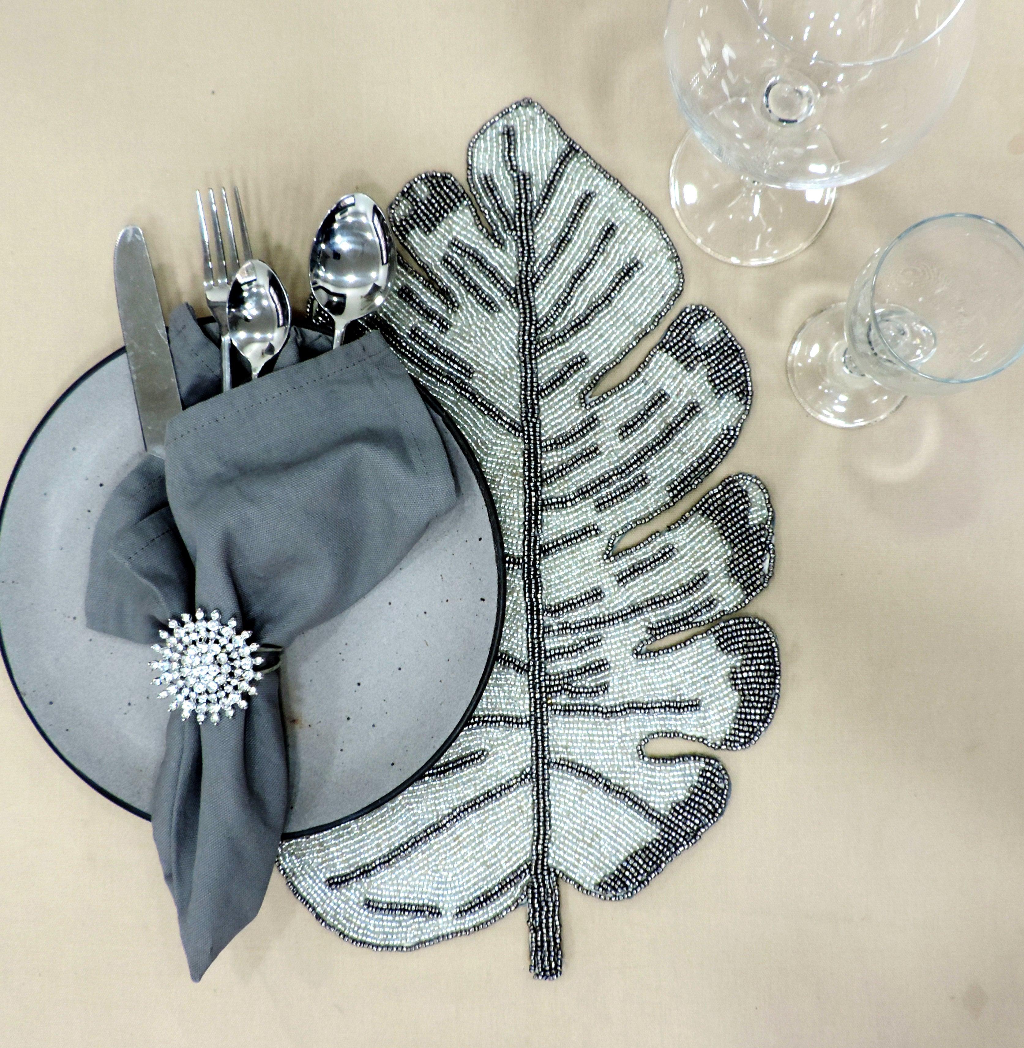The 'Twilight' Place Setting for 4 - Placemats, Chargers, Napkin Rings & Table Runner - trunkin.in