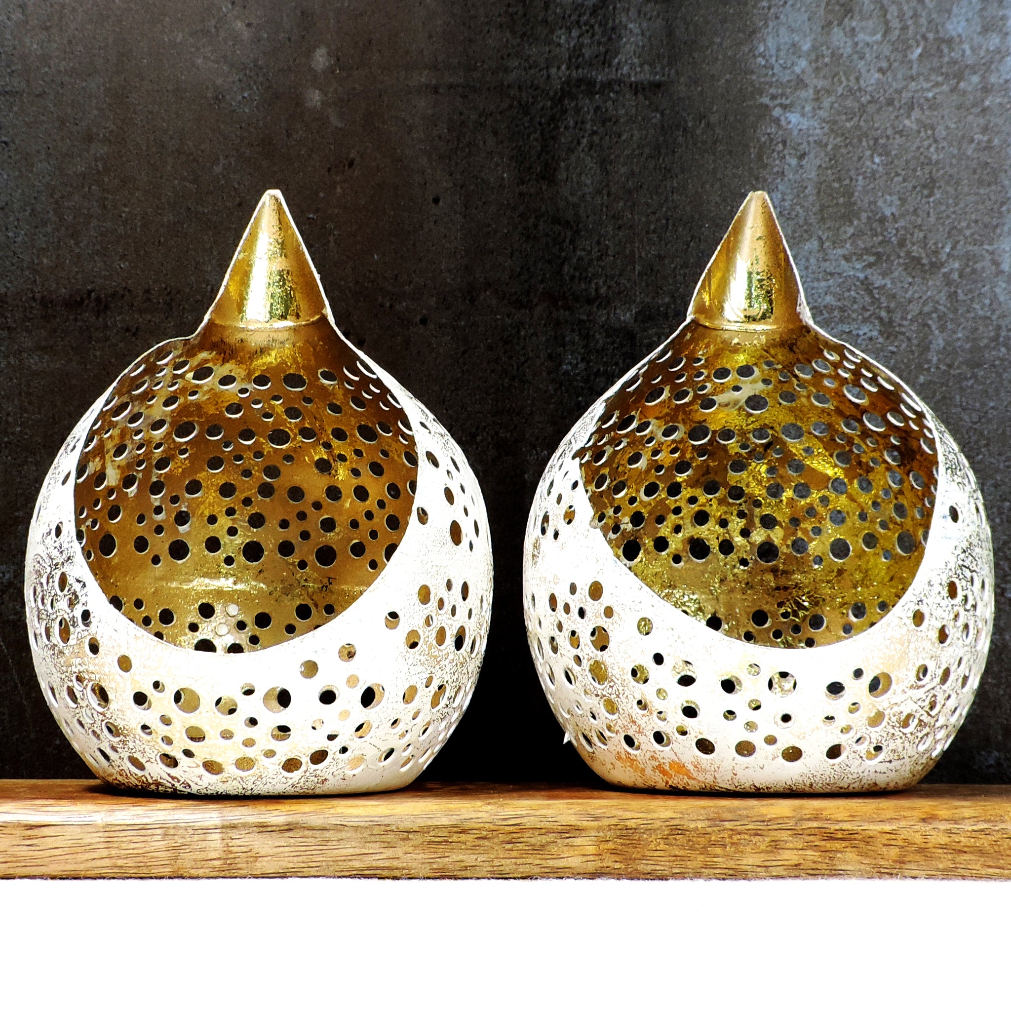 Noor Collection - Set of 2 Votives with a decorative trays - White & Gold