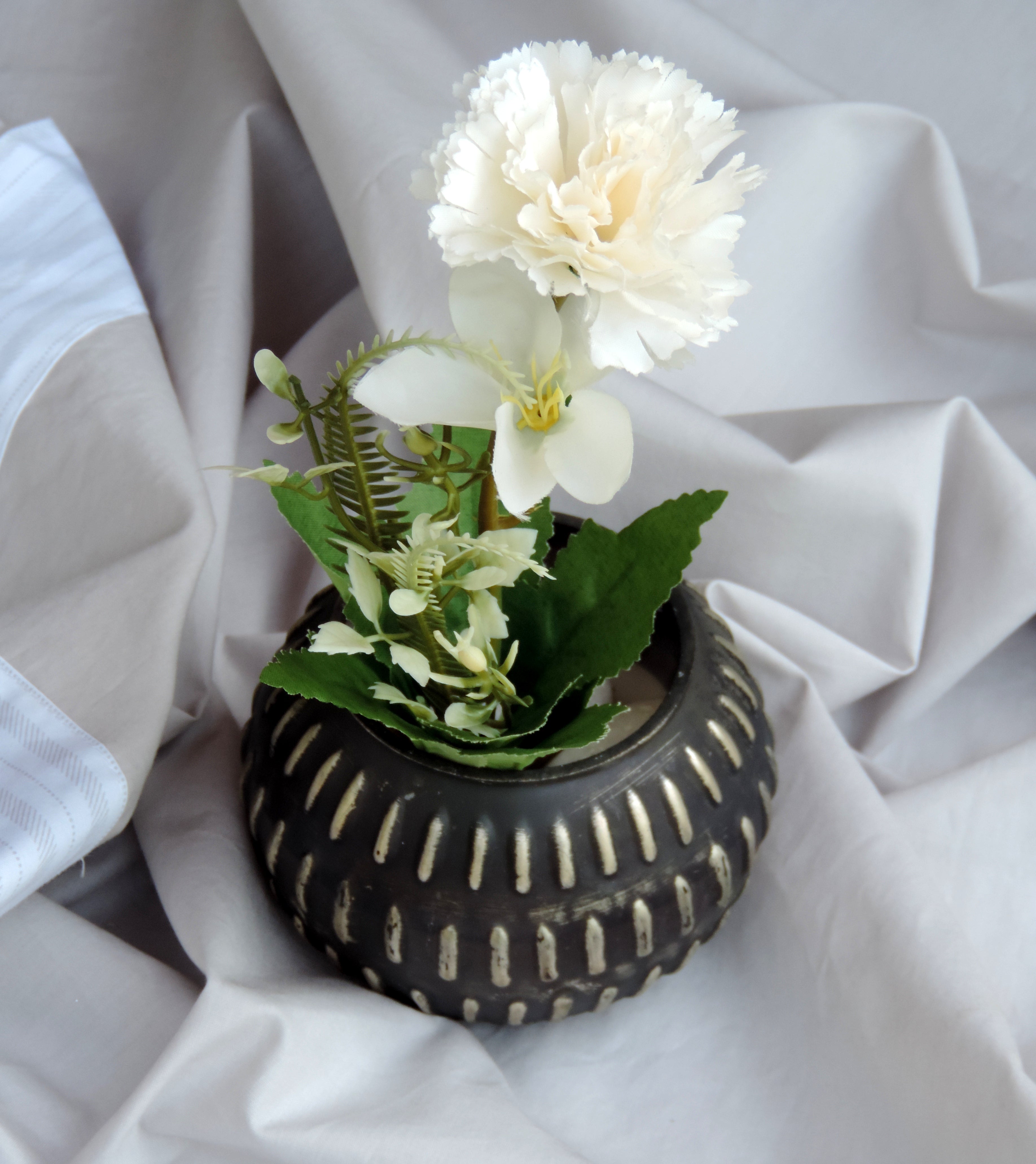 Bud Vase / Glass Vase for Wedding, Events Decorating, Arrangements, Flowers, Office or Home Decor / 4"x3.4"