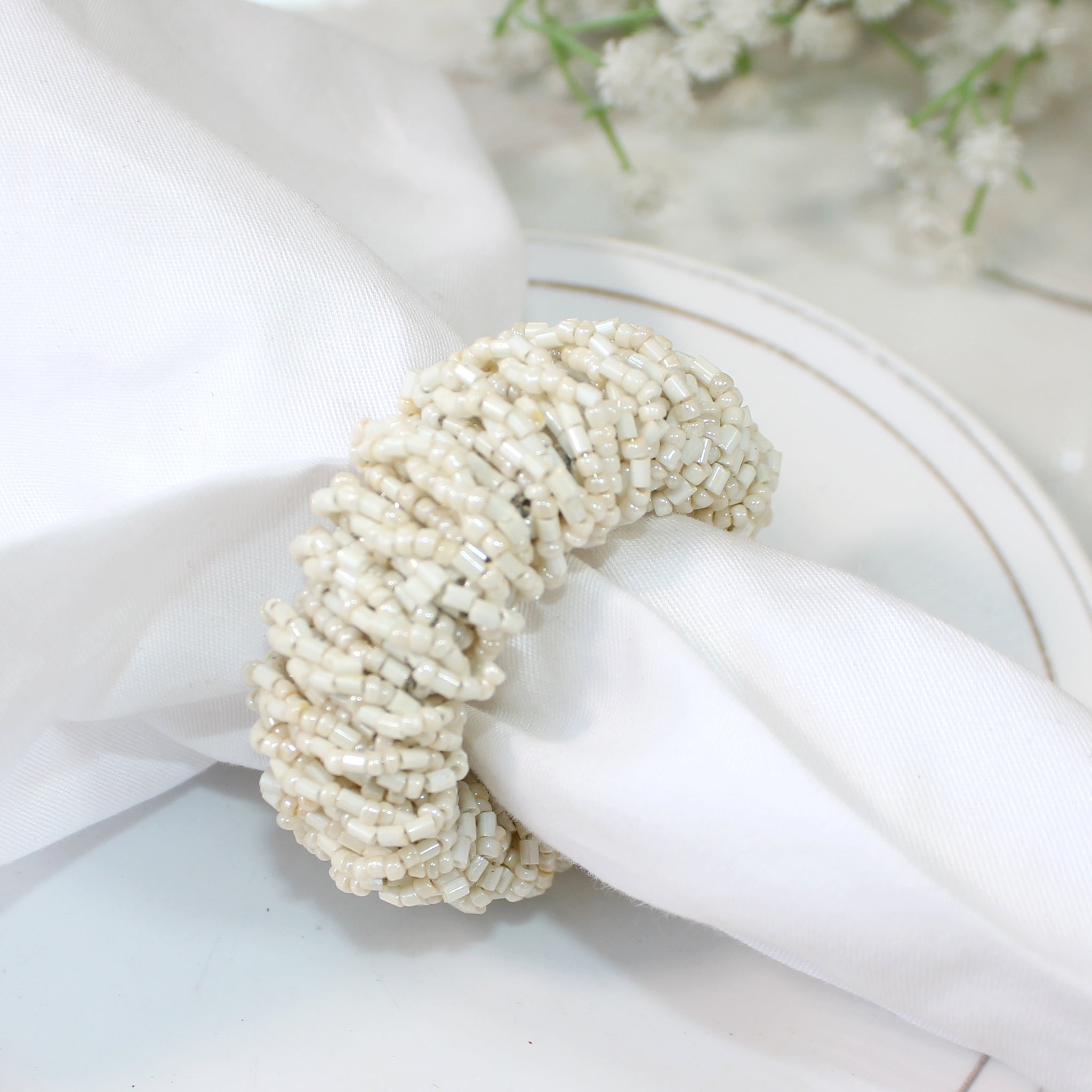 Linen by Trunkin'/ Beaded Napkin Ring Set of 4 / White/2" Dia